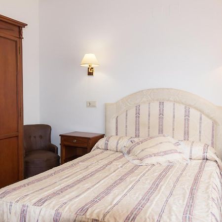 Hotel Avenida III Виядангос дел Парамо Стая снимка